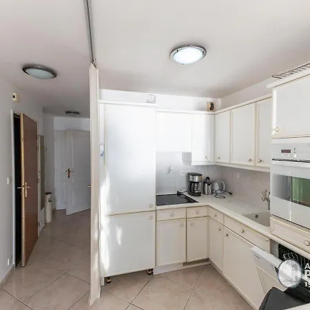 T2 Face Avec Garage Aux Sables-d'olonne - Fr-1-197-213 *